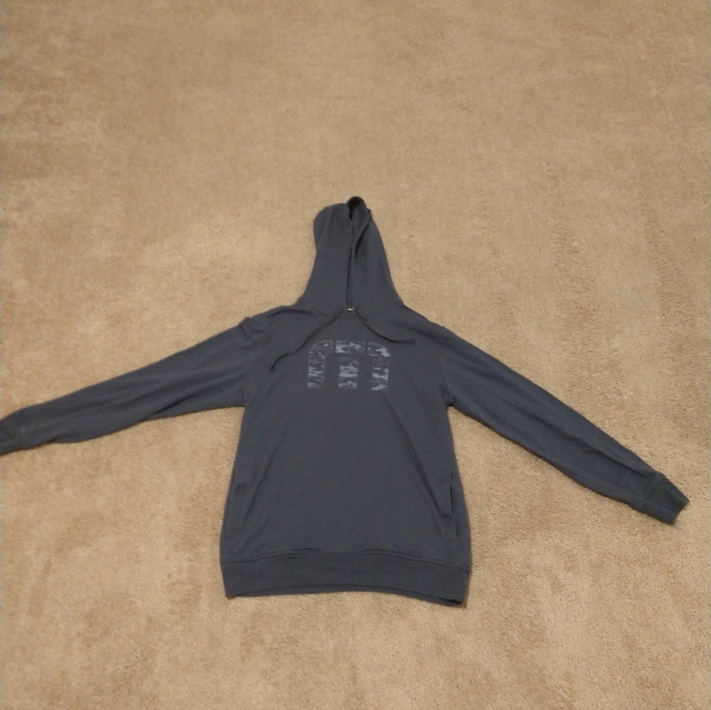 Travis Mathew Riverland hoodie